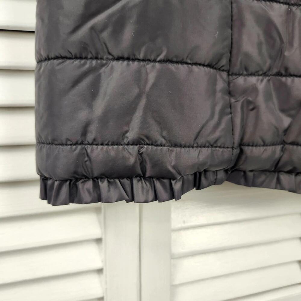 Black Quilted Vest Women's size Large Ruffle Hem Packable - Picture 8 of 11